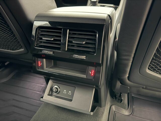 Білий Фольксваген Туарег, об'ємом двигуна 3 л та пробігом 63 тис. км за 62999 $, фото 17 на Automoto.ua