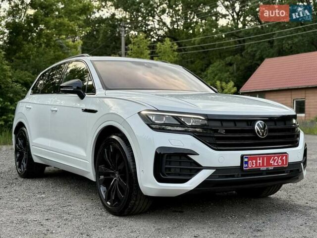 Белый Фольксваген Туарег, объемом двигателя 2.97 л и пробегом 131 тыс. км за 61990 $, фото 18 на Automoto.ua