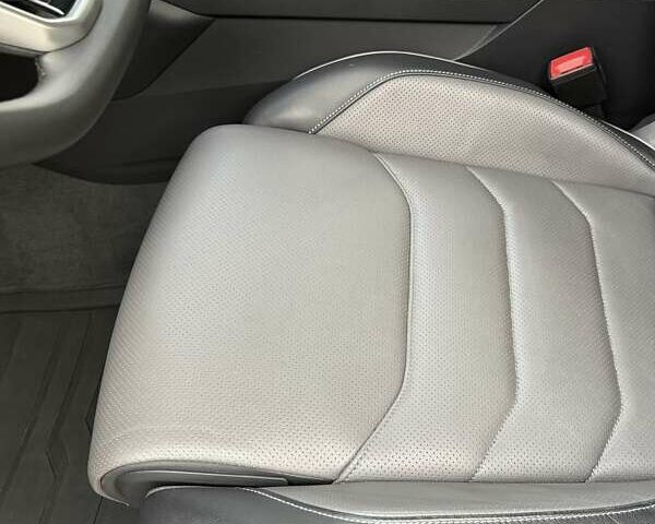 Белый Фольксваген Туарег, объемом двигателя 2.97 л и пробегом 131 тыс. км за 61990 $, фото 57 на Automoto.ua