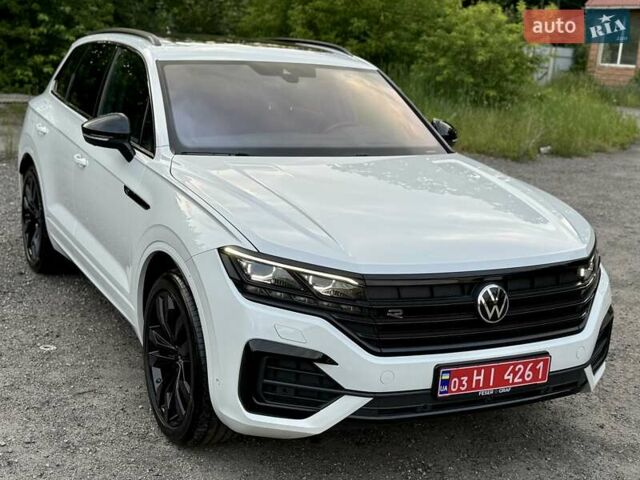 Белый Фольксваген Туарег, объемом двигателя 2.97 л и пробегом 131 тыс. км за 61990 $, фото 3 на Automoto.ua