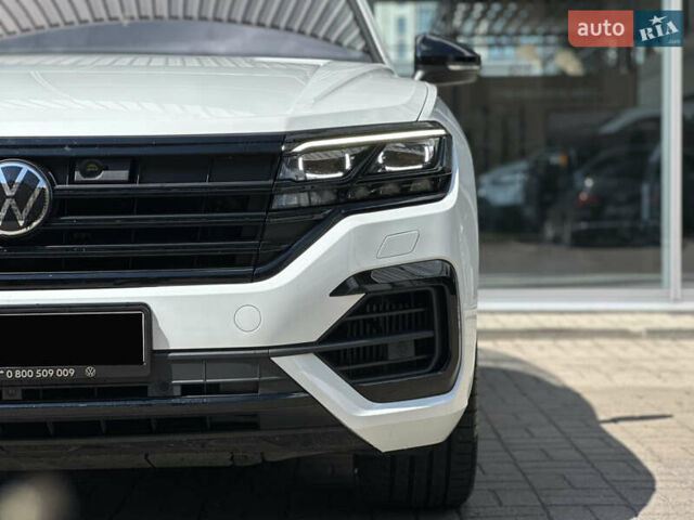 Білий Фольксваген Туарег, об'ємом двигуна 2.99 л та пробігом 26 тис. км за 69999 $, фото 3 на Automoto.ua