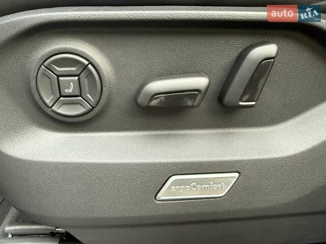 Белый Фольксваген Туарег, объемом двигателя 2.97 л и пробегом 131 тыс. км за 61990 $, фото 56 на Automoto.ua