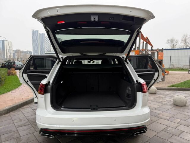 Білий Фольксваген Туарег, об'ємом двигуна 3 л та пробігом 63 тис. км за 62999 $, фото 22 на Automoto.ua