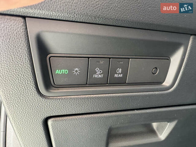 Белый Фольксваген Туарег, объемом двигателя 2.97 л и пробегом 138 тыс. км за 63000 $, фото 35 на Automoto.ua