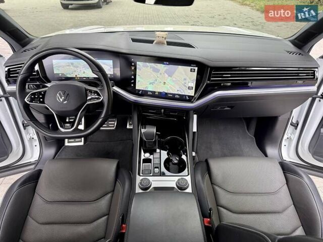 Білий Фольксваген Туарег, об'ємом двигуна 2.97 л та пробігом 77 тис. км за 64900 $, фото 29 на Automoto.ua