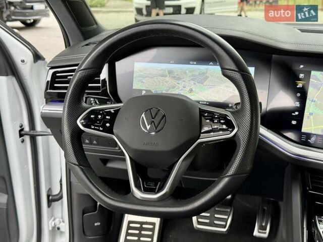 Білий Фольксваген Туарег, об'ємом двигуна 2.97 л та пробігом 77 тис. км за 64900 $, фото 34 на Automoto.ua