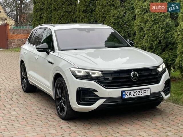 Білий Фольксваген Туарег, об'ємом двигуна 2.97 л та пробігом 100 тис. км за 63999 $, фото 7 на Automoto.ua