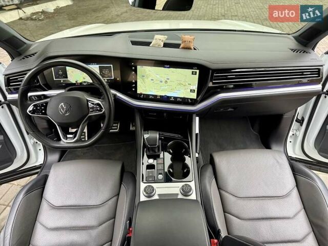 Білий Фольксваген Туарег, об'ємом двигуна 2.97 л та пробігом 79 тис. км за 63700 $, фото 33 на Automoto.ua
