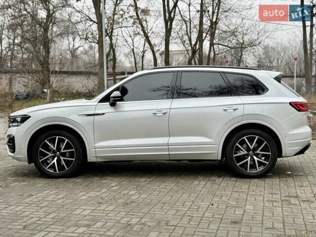 Білий Фольксваген Туарег, об'ємом двигуна 2.97 л та пробігом 79 тис. км за 63700 $, фото 25 на Automoto.ua