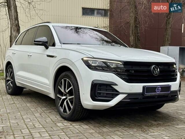 Білий Фольксваген Туарег, об'ємом двигуна 2.97 л та пробігом 79 тис. км за 63700 $, фото 11 на Automoto.ua