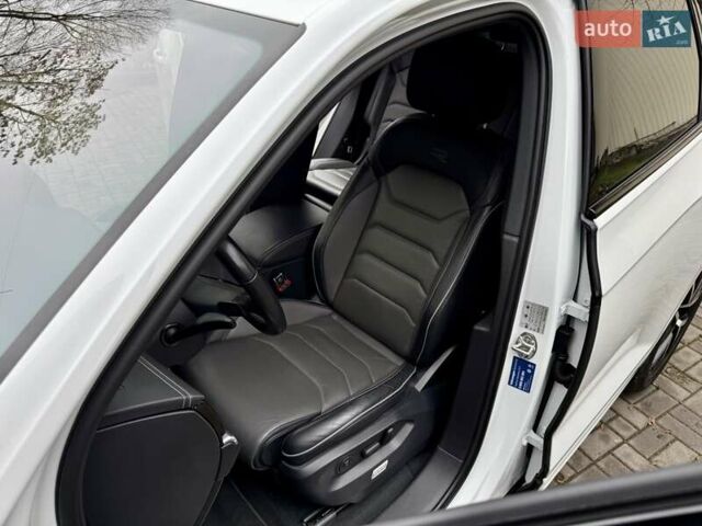 Білий Фольксваген Туарег, об'ємом двигуна 2.97 л та пробігом 79 тис. км за 63700 $, фото 29 на Automoto.ua