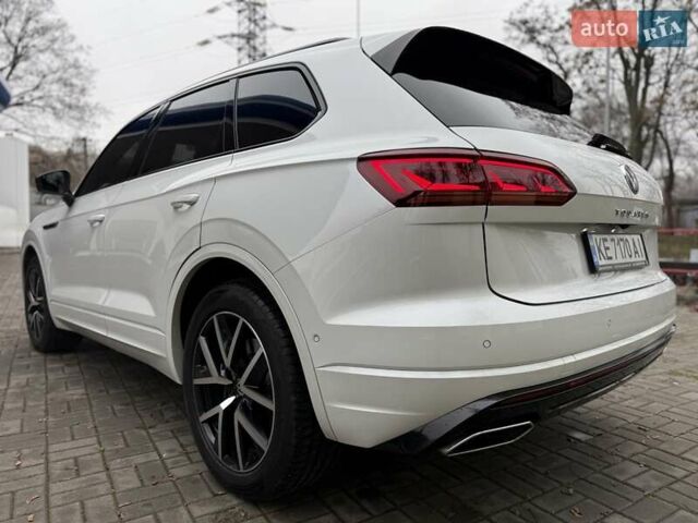 Білий Фольксваген Туарег, об'ємом двигуна 2.97 л та пробігом 79 тис. км за 63700 $, фото 23 на Automoto.ua
