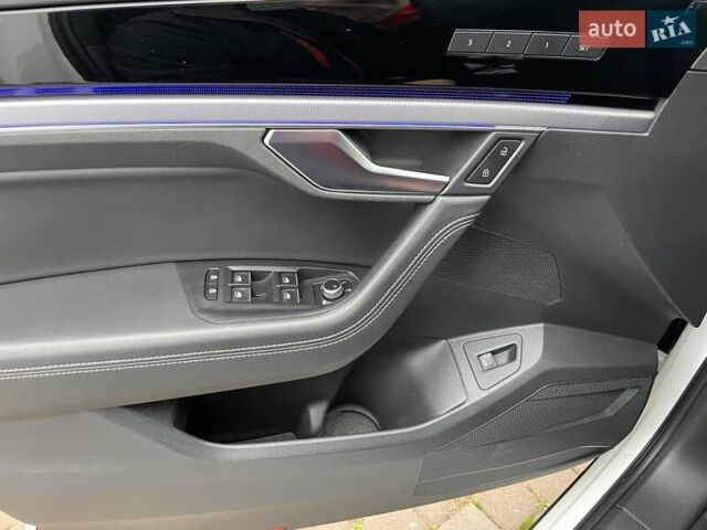 Білий Фольксваген Туарег, об'ємом двигуна 2.97 л та пробігом 100 тис. км за 63999 $, фото 20 на Automoto.ua