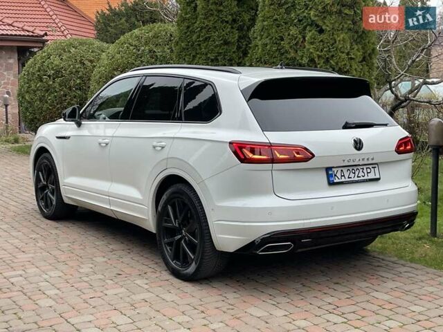 Білий Фольксваген Туарег, об'ємом двигуна 2.97 л та пробігом 100 тис. км за 63999 $, фото 3 на Automoto.ua