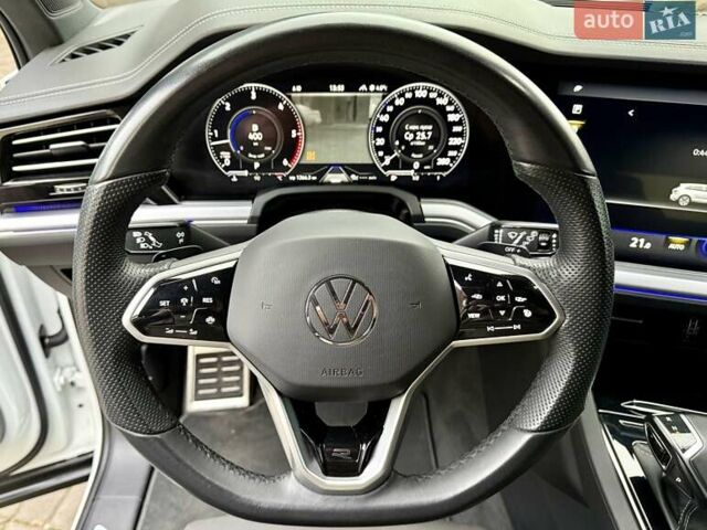 Білий Фольксваген Туарег, об'ємом двигуна 2.97 л та пробігом 79 тис. км за 63700 $, фото 45 на Automoto.ua