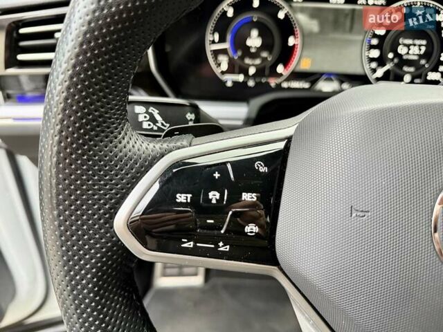 Білий Фольксваген Туарег, об'ємом двигуна 2.97 л та пробігом 79 тис. км за 63700 $, фото 47 на Automoto.ua