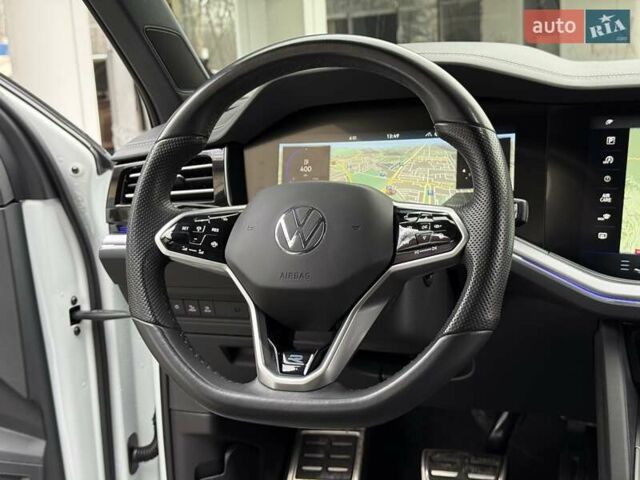Білий Фольксваген Туарег, об'ємом двигуна 2.97 л та пробігом 79 тис. км за 63700 $, фото 38 на Automoto.ua