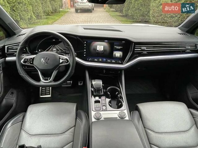 Білий Фольксваген Туарег, об'ємом двигуна 2.97 л та пробігом 100 тис. км за 63999 $, фото 14 на Automoto.ua