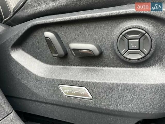 Білий Фольксваген Туарег, об'ємом двигуна 2.97 л та пробігом 100 тис. км за 63999 $, фото 26 на Automoto.ua