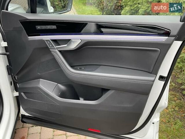 Білий Фольксваген Туарег, об'ємом двигуна 2.97 л та пробігом 100 тис. км за 63999 $, фото 27 на Automoto.ua