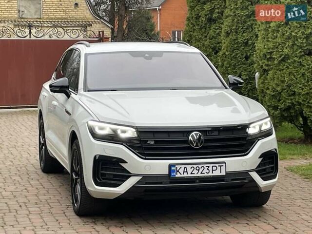 Білий Фольксваген Туарег, об'ємом двигуна 2.97 л та пробігом 100 тис. км за 63999 $, фото 8 на Automoto.ua