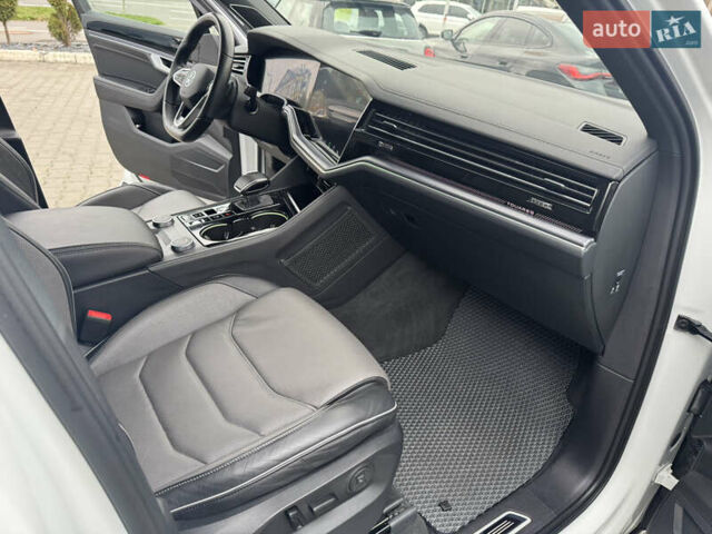 Білий Фольксваген Туарег, об'ємом двигуна 2.97 л та пробігом 33 тис. км за 76900 $, фото 17 на Automoto.ua