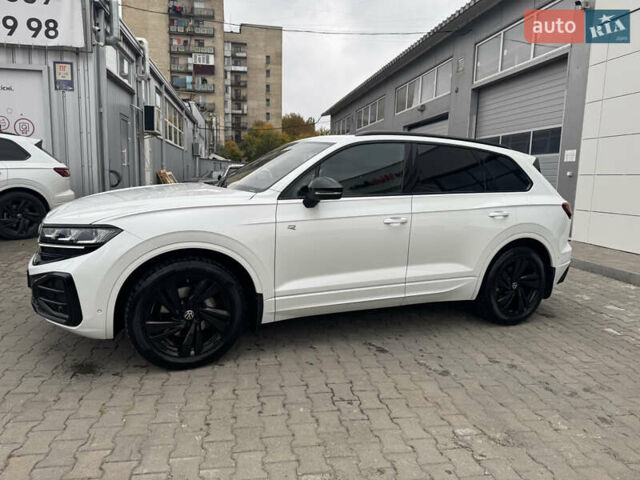 Білий Фольксваген Туарег, об'ємом двигуна 2.97 л та пробігом 33 тис. км за 76900 $, фото 3 на Automoto.ua