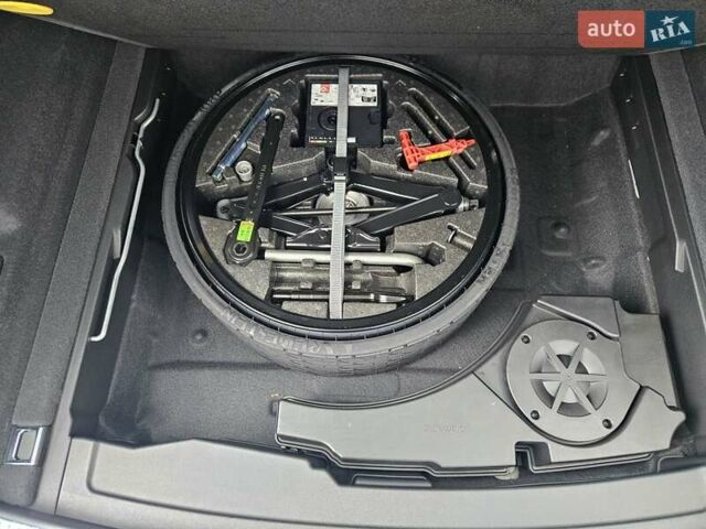 Белый Фольксваген Туарег, объемом двигателя 3 л и пробегом 32 тыс. км за 76890 $, фото 33 на Automoto.ua