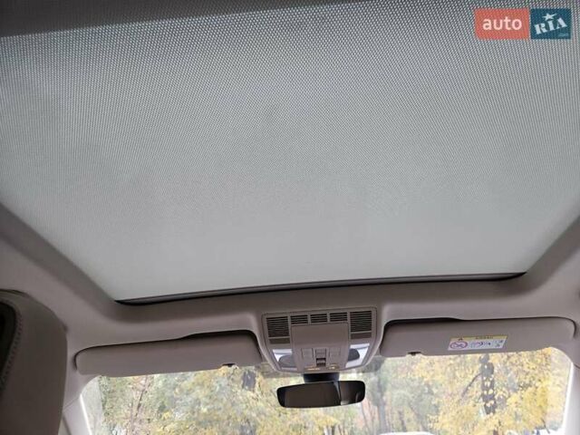 Белый Фольксваген Туарег, объемом двигателя 3 л и пробегом 32 тыс. км за 76890 $, фото 44 на Automoto.ua