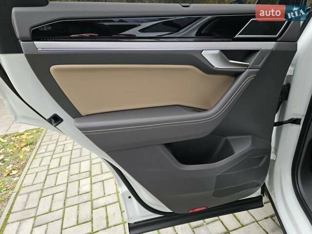 Белый Фольксваген Туарег, объемом двигателя 3 л и пробегом 32 тыс. км за 76890 $, фото 23 на Automoto.ua