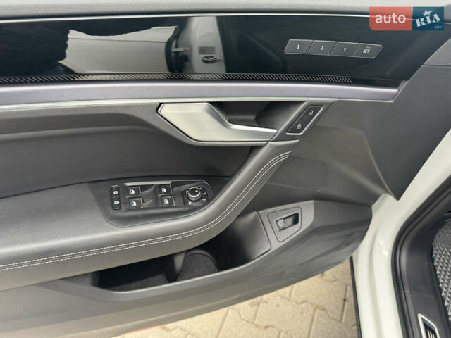 Білий Фольксваген Туарег, об'ємом двигуна 2.97 л та пробігом 33 тис. км за 76900 $, фото 8 на Automoto.ua