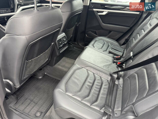 Білий Фольксваген Туарег, об'ємом двигуна 2.97 л та пробігом 33 тис. км за 75500 $, фото 16 на Automoto.ua