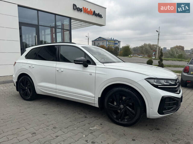 Білий Фольксваген Туарег, об'ємом двигуна 2.97 л та пробігом 33 тис. км за 76900 $, фото 4 на Automoto.ua