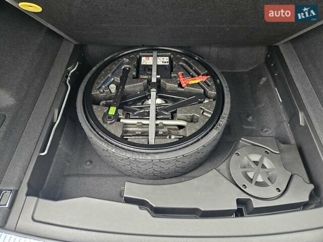 Белый Фольксваген Туарег, объемом двигателя 3 л и пробегом 32 тыс. км за 76890 $, фото 32 на Automoto.ua