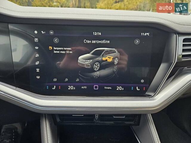 Белый Фольксваген Туарег, объемом двигателя 3 л и пробегом 32 тыс. км за 76890 $, фото 48 на Automoto.ua