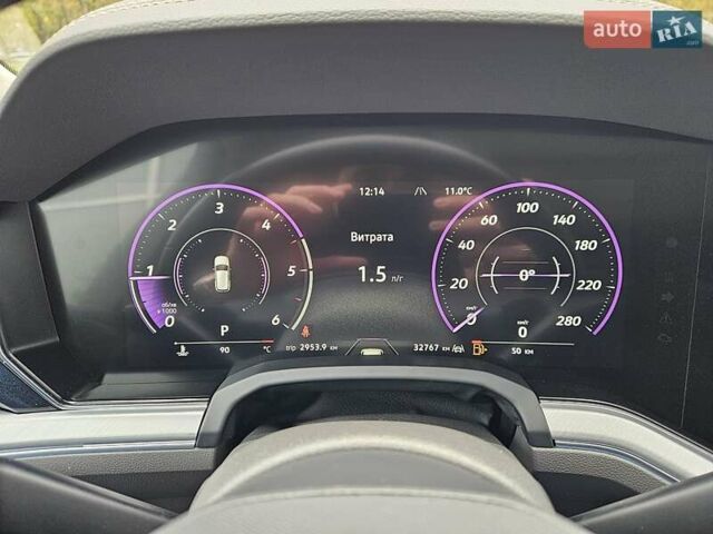 Белый Фольксваген Туарег, объемом двигателя 3 л и пробегом 32 тыс. км за 76890 $, фото 47 на Automoto.ua