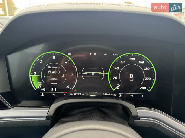 Білий Фольксваген Туарег, об'ємом двигуна 2.97 л та пробігом 33 тис. км за 76900 $, фото 24 на Automoto.ua