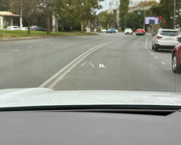 Белый Фольксваген Туарег, объемом двигателя 2.97 л и пробегом 2 тыс. км за 92000 $, фото 36 на Automoto.ua