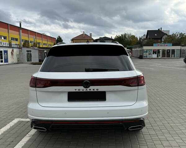 Белый Фольксваген Туарег, объемом двигателя 2.97 л и пробегом 2 тыс. км за 92000 $, фото 34 на Automoto.ua