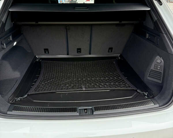 Белый Фольксваген Туарег, объемом двигателя 2.97 л и пробегом 2 тыс. км за 92000 $, фото 19 на Automoto.ua