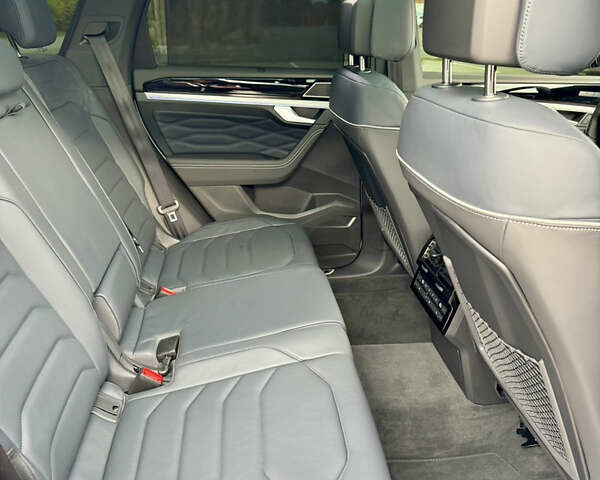 Белый Фольксваген Туарег, объемом двигателя 2.97 л и пробегом 2 тыс. км за 92000 $, фото 14 на Automoto.ua