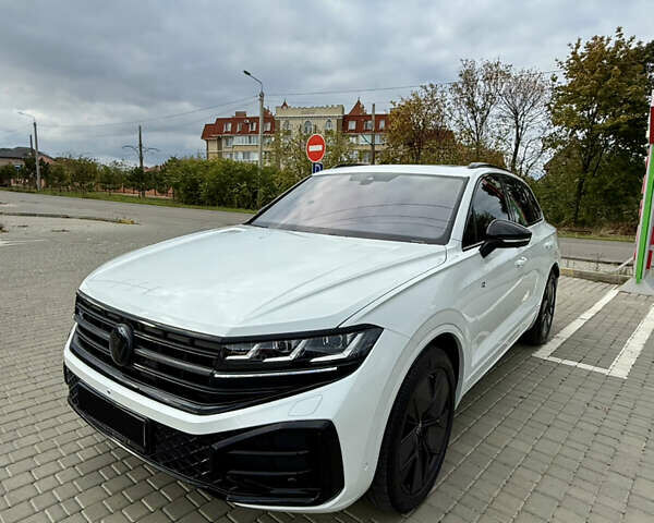 Белый Фольксваген Туарег, объемом двигателя 2.97 л и пробегом 2 тыс. км за 92000 $, фото 26 на Automoto.ua