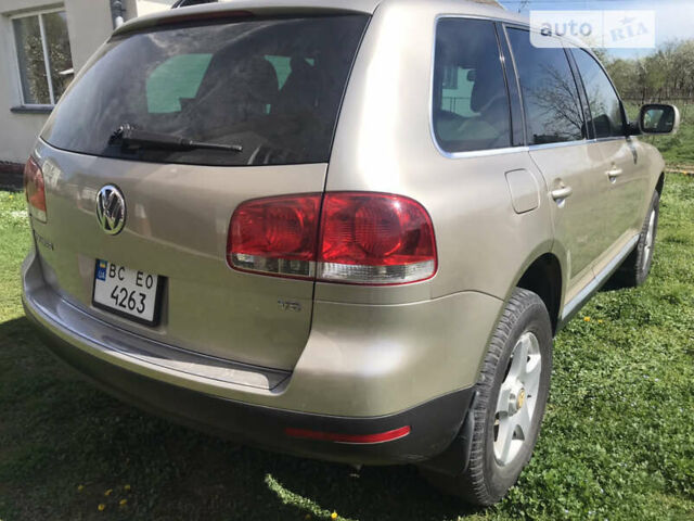 Бежевый Фольксваген Туарег, объемом двигателя 3.2 л и пробегом 332 тыс. км за 6500 $, фото 5 на Automoto.ua