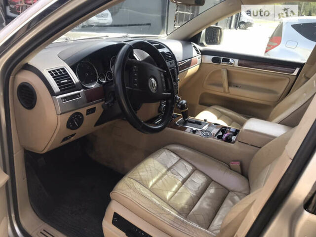 Бежевый Фольксваген Туарег, объемом двигателя 3.2 л и пробегом 332 тыс. км за 6500 $, фото 6 на Automoto.ua