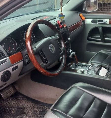 Бежевый Фольксваген Туарег, объемом двигателя 3 л и пробегом 298 тыс. км за 7950 $, фото 5 на Automoto.ua