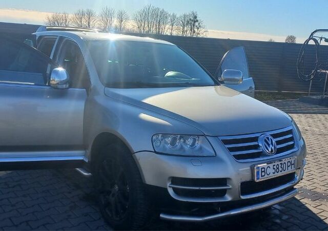 Бежевый Фольксваген Туарег, объемом двигателя 3 л и пробегом 298 тыс. км за 7950 $, фото 1 на Automoto.ua