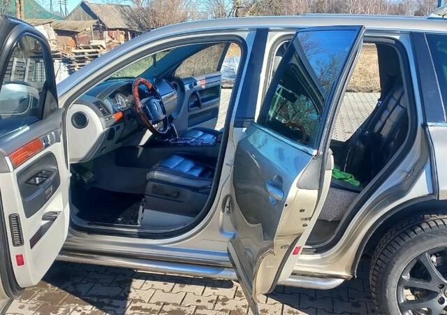 Бежевый Фольксваген Туарег, объемом двигателя 3 л и пробегом 298 тыс. км за 7950 $, фото 4 на Automoto.ua