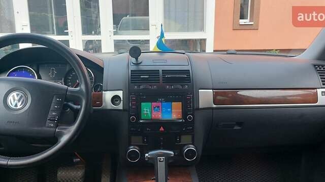 Бежевый Фольксваген Туарег, объемом двигателя 2.97 л и пробегом 307 тыс. км за 16250 $, фото 2 на Automoto.ua