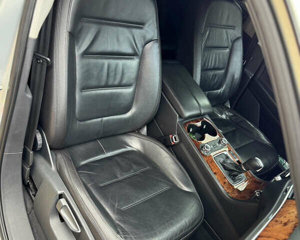 Бежевый Фольксваген Туарег, объемом двигателя 3 л и пробегом 180 тыс. км за 16000 $, фото 17 на Automoto.ua