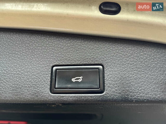 Бежевый Фольксваген Туарег, объемом двигателя 3 л и пробегом 180 тыс. км за 16000 $, фото 30 на Automoto.ua